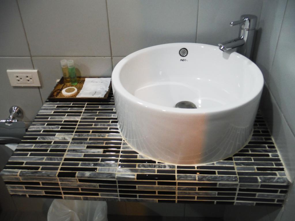 Shooters Guesthouse Pattaya Room photo